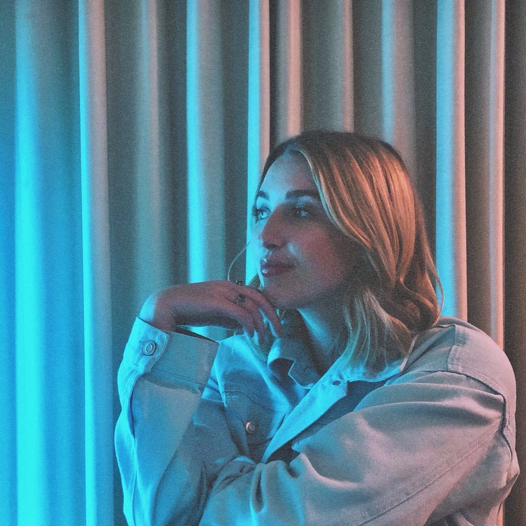 Introducing Elli Moore Somebody To Talk To Lefuturewave