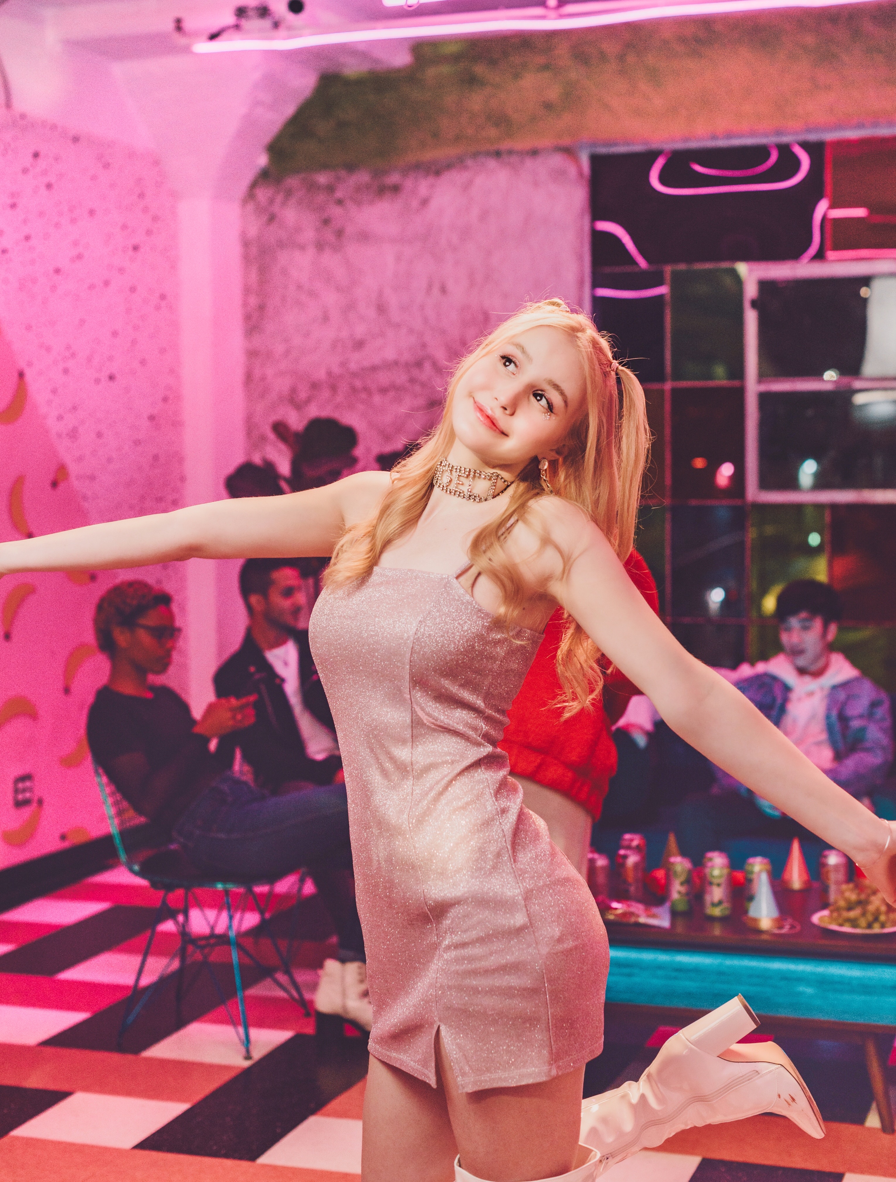 TEA BELLE - Available (nah) PROMO PIC 3