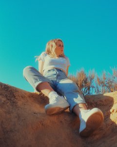 Introducing: Kat Kennedy - Goodbye - Lefuturewave