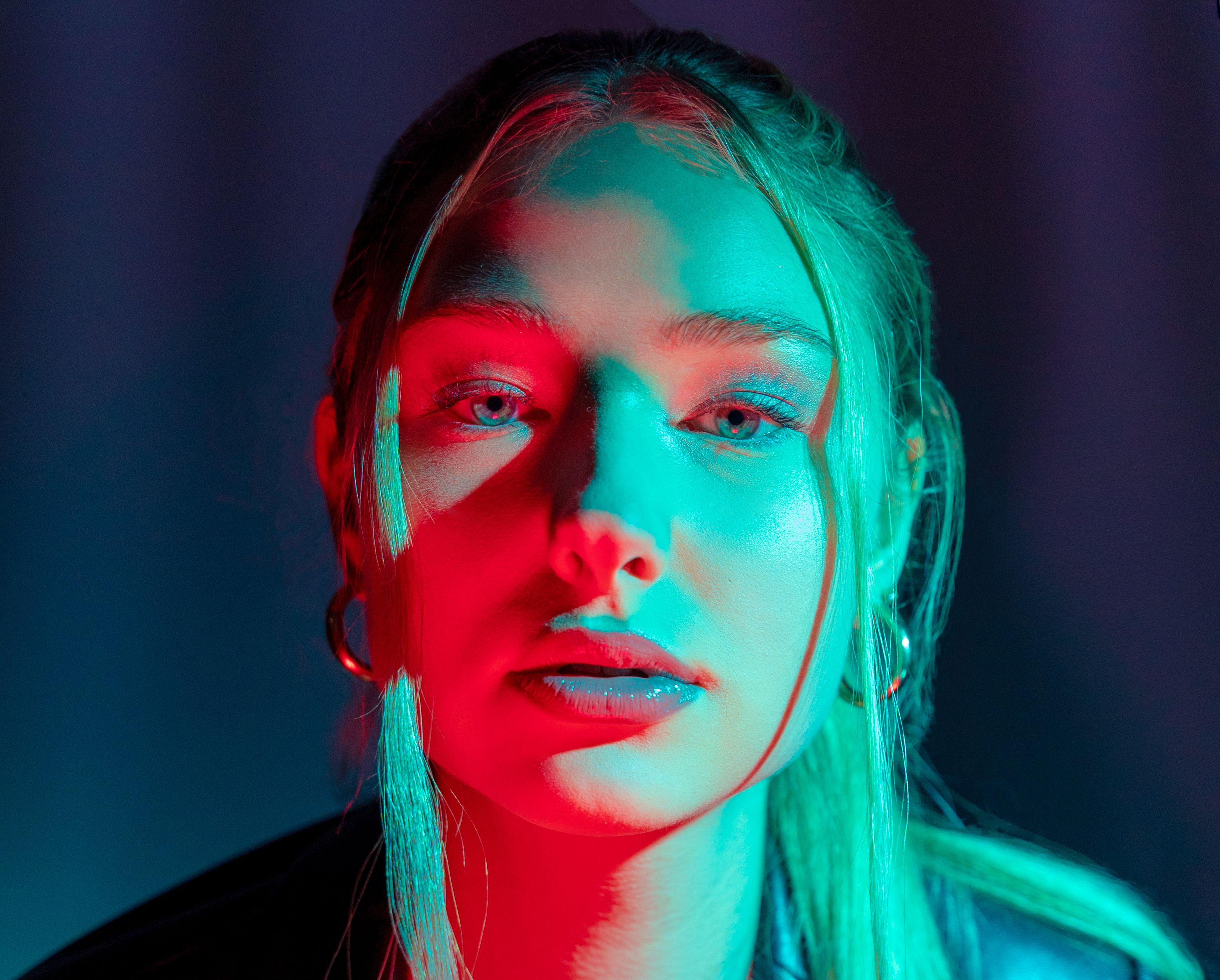 Astelle Reston Introducing: Astelle, Couché - Paid - Lefuturewave