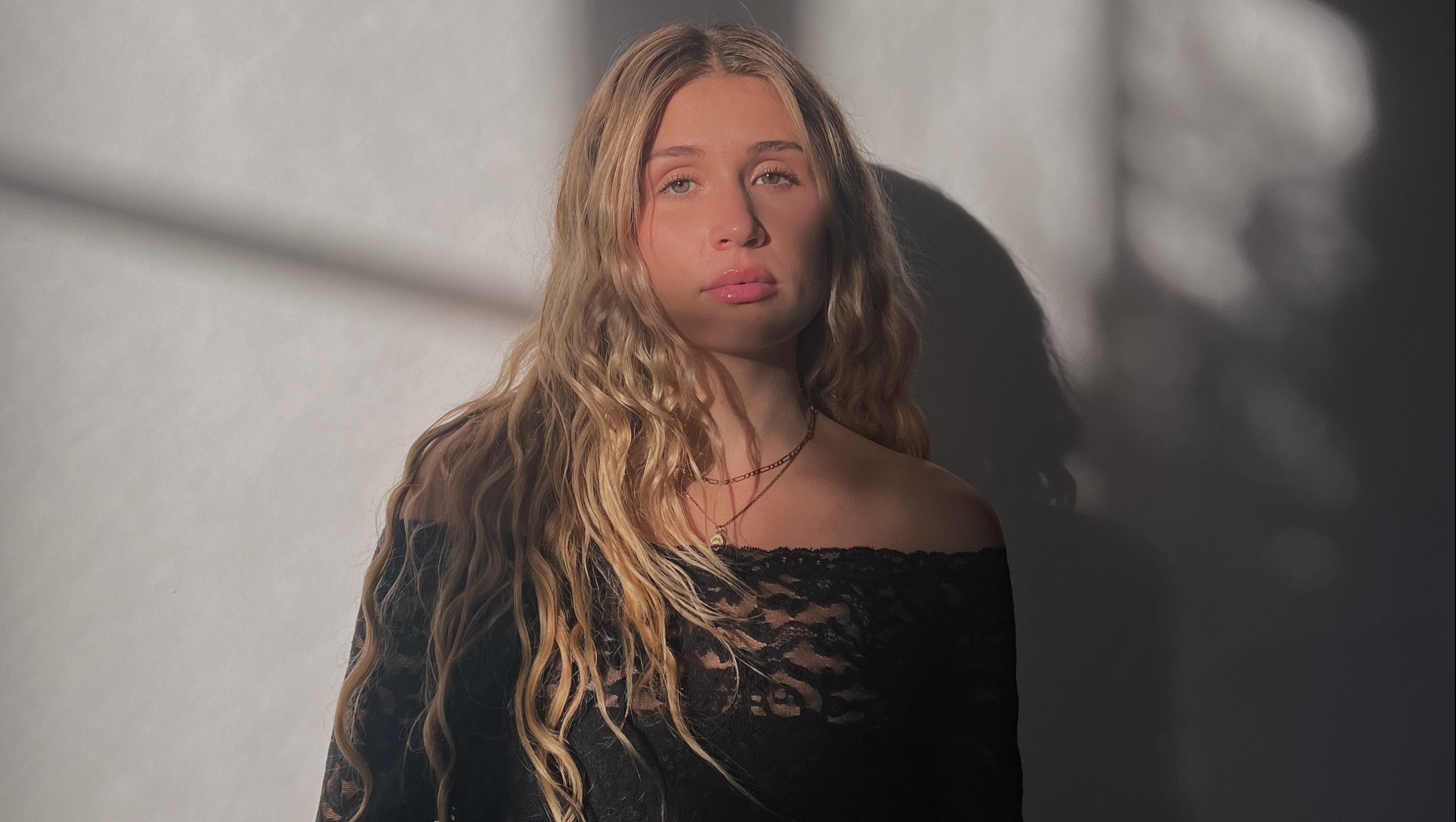 Saveme Ashley Reeves Ashley Elle - Save Us - Lefuturewave